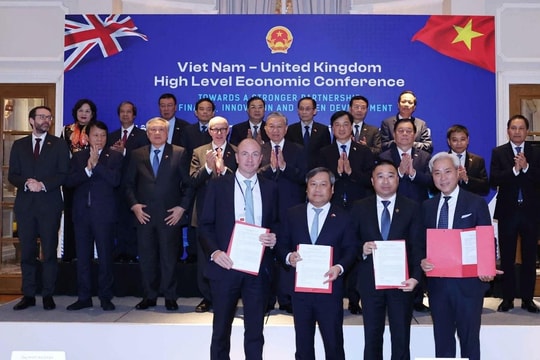 Tổng Bí thư Tô Lâm chứng kiến Quảng Ninh, Sun Group, VinaCapital, HAECO ký kết biên bản ghi nhớ hình thành trung tâm sửa chữa máy bay lớn tại Vân Đồn Tổng Bí thư Tô Lâm chứng kiến Quảng Ninh, Sun Group, VinaCapital, HAECO ký kết biên bản ghi nhớ hình thành trung tâm sửa chữa máy bay lớn tại Vân Đồn