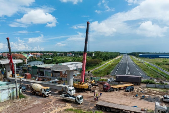 Trung Nam E&C dự kiến lập kỷ lục gác 42 phiến dầm trong 15 ngày đêm tại Cao tốc Biên Hòa – Vùng Tàu Trung Nam E&C dự kiến lập kỷ lục gác 42 phiến dầm trong 15 ngày đêm tại Cao tốc Biên Hòa – Vùng Tàu