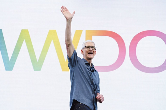 Thế giới nợ Tim Cook 1 lời xin lỗi: Apple chạm mốc 4.000 tý USD bất chấp iPhone đơn điệu, cổ phiếu tăng 40% như phép màu