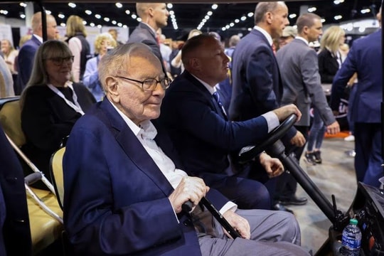 Warren Buffett bán ròng cổ phiếu liên tục 12 quý, âm thầm tiếp tục 'xả hàng' Apple