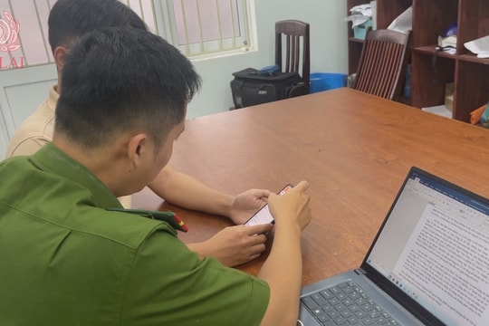 Người đàn ông chuyển khoản 18 lần tổng cộng 1,7 tỷ đồng để mua hàng, không rút được tiền lại vội trình báo công an