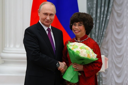Tổng thống Putin trao huân chương cho một nữ doanh nhân Việt giữa Điện Kremlin: Gương mặt rất quen thuộc