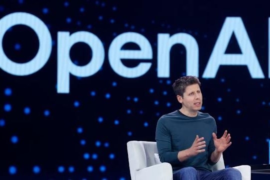 OpenAI dính bê bối 'vạ miệng' xin chính phủ bảo lãnh khoản nợ 1,4 nghìn tỷ USD khi đang thua lỗ, CEO Sam Altman phải lên tiếng