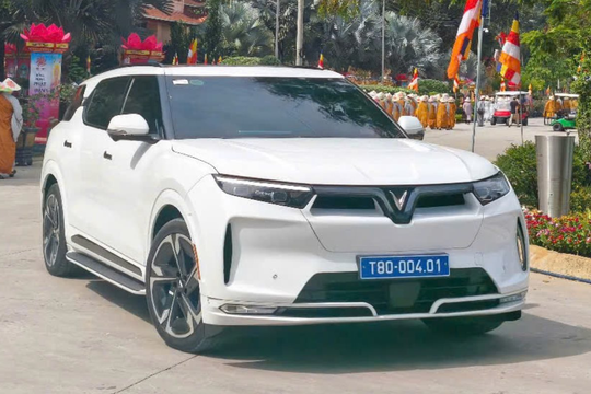 Tỉnh nổi tiếng với "tung lò mò" quyết liệt chuyển đổi xanh, sắm cả trăm ô tô điện làm xe công vụ