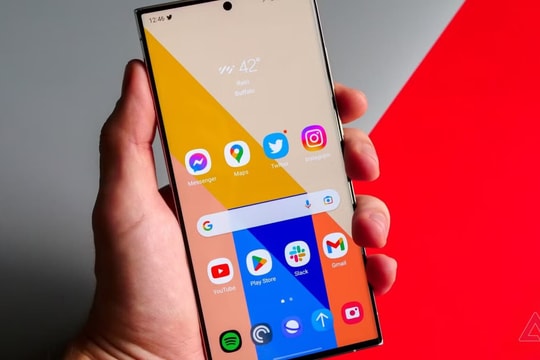 Biết bao điện thoại "vừa xịn, vừa đẹp" ra mắt cũng mặc kệ, tôi vẫn chỉ dùng mẫu điện thoại này của Samsung