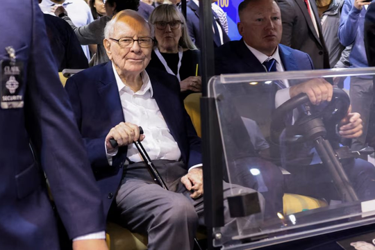 Warren Buffett cảnh báo: Không phải tôi!