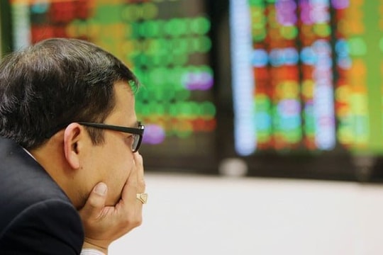Góc nhìn chuyên gia: Tiếp tục quán tính giảm, VN-Index có thể "lùi" về ngưỡng hỗ trợ gần 1.550–1.580 điểm