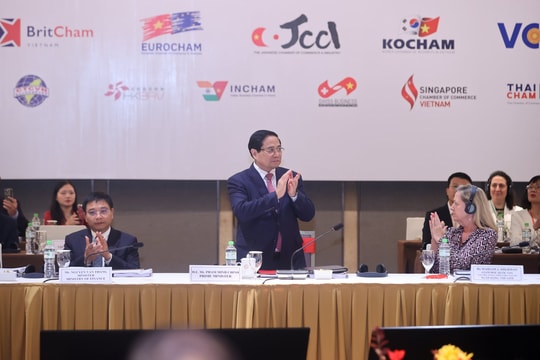 Thủ tướng Phạm Minh Chính: “Kinh tế Việt Nam đủ sức chống chịu trước các cú sốc bên ngoài, duy trì tốc độ tăng trưởng thuộc nhóm cao hàng đầu thế giới”