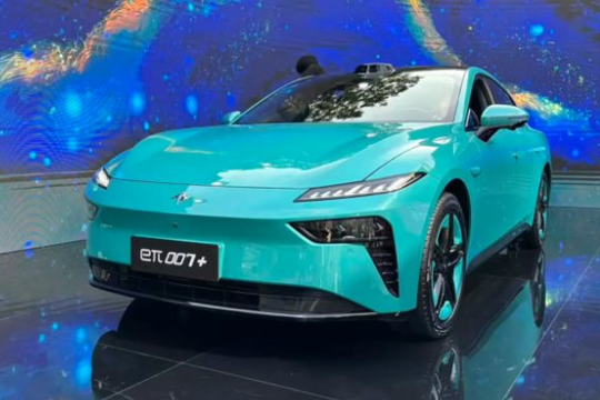 Ông trùm xe tải tại Việt Nam vừa ra mắt xe điện ngang cỡ Toyota Camry, giá khởi điểm hơn 500 triệu đồng