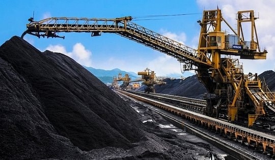 Sáp nhập 2 công ty con vào Công ty mẹ - Tập đoàn Công nghiệp Than - Khoáng sản Việt Nam (TKV)