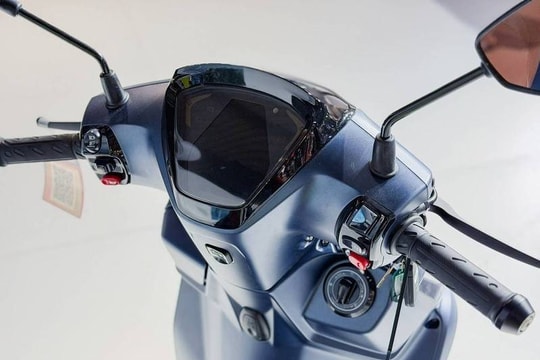 Hãng xây nhà máy ở Bình Dương ra mắt xe tay ga hybrid đầu tiên: phanh ABS, siêu tiết kiệm xăng, đe dọa thay thế Honda SH125