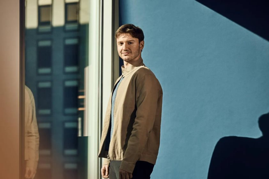 Startup AI trị giá 10 tỷ USD của tỷ phú tự thân trẻ nhất thế giới gặp phốt lớn: Bị tố cáo đột ngột xóa sổ một dự án khiến hàng nghìn lao động mất việc