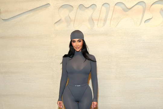 Đế chế thời trang 5 tỷ USD của Kim Kardashian: Vượt Victoria’s Secret về vốn hoá, doanh thu 2025 sẽ chạm 1 tỷ USD