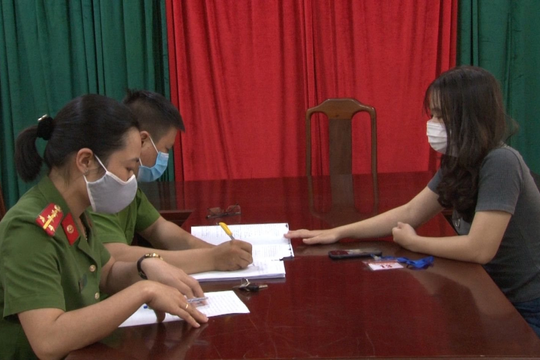 Công an đã cảnh báo vô số lần nhưng nữ sinh 2002 ở Hà Nội vẫn chuyển 100 triệu đồng cho lừa đảo 