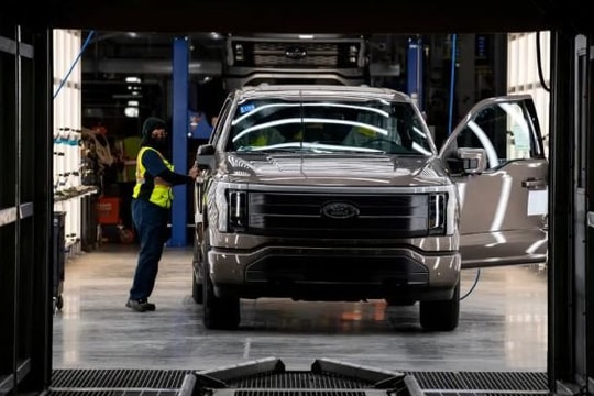 Tesla, Ford đau đầu vì tồn nhiều xe điện hạng sang