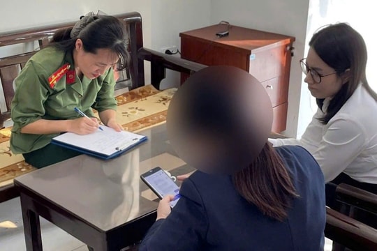 Người phụ nữ đến ngân hàng BIDV chuyển 250 triệu đồng, nhân viên giao dịch khẳng định có bất thường, mời công an xác minh
