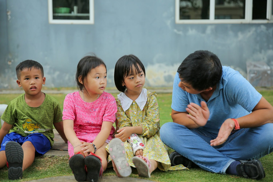 Ngôi trường "độc nhất" trên thế giới, cát-xê 0 đồng cho Đen Vâu, H'Hen Niê và lời hứa danh dự của một tập đoàn