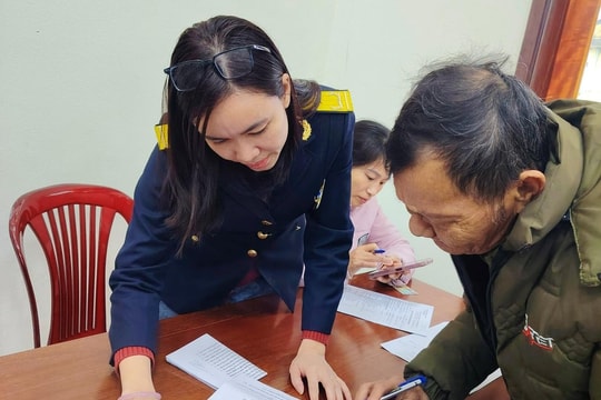 Lạ lùng một cán bộ thuế "tạo sóng" trên mạng, còn được Facebook trả tiền