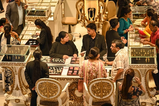 Chỉ trong 3 tháng, một nhóm người đã mua 1.300 tấn vàng