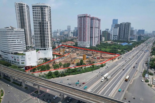 Một công ty muốn rời sàn chứng khoán sau khi bán đất vàng 3 mặt tiền cho Sun Group thu về 5.800 tỷ đồng