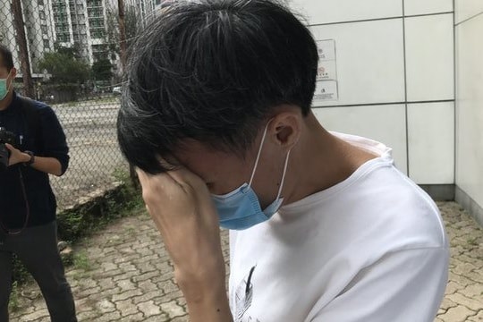 Buồn vì phải cố tiêu hết 100 tỷ đồng một mình