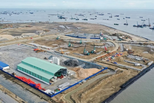 Hà Nội và TP. HCM tăng mạnh thu ngân sách từ đất