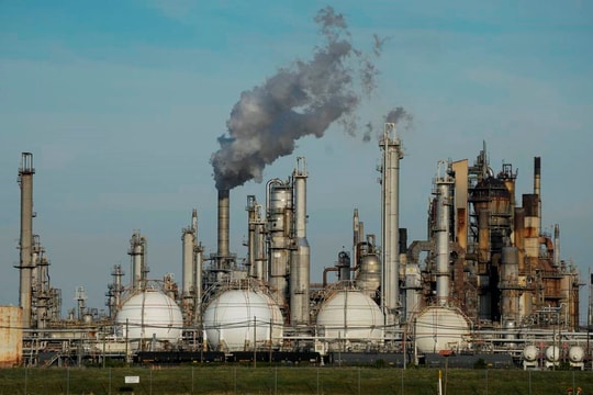 JP Morgan: Giá dầu thô có thể về 30 USD/thùng 