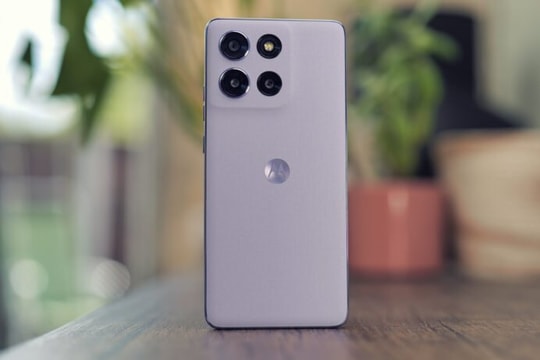 Điện thoại "phá đảo" tầm trung mới bán ở Việt Nam: Dimensity 7400, màn 1.5K, pin 6720 mAh, độ bền khó tin