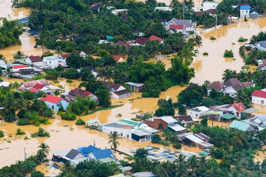 Bộ Tài chính đề nghị doanh nghiệp bảo hiểm thực hiện bồi thường nhanh chóng theo quy định với khách hàng thiệt hại do mưa lũ tại Nam Trung Bộ