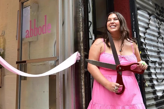 9x khởi nghiệp từ chiếc máy thêu bị phủ bụi ở tầng hầm, hiện thu về tới 1,6 triệu USD mỗi năm