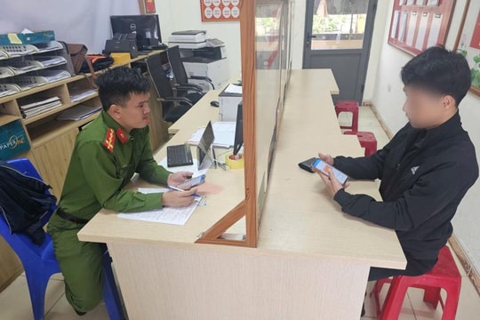 Ra ngân hàng làm thủ tục, người đàn ông Hà Tĩnh phát hiện có tài khoản lạ chuyển khoản cho 150 triệu đồng từ 4 tháng trước: Công an xã vào cuộc xác minh