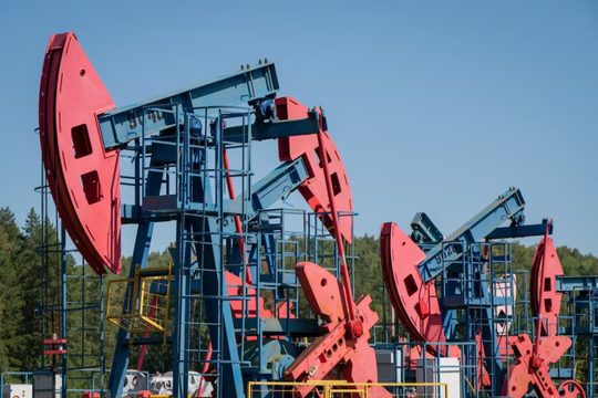 Phương Tây “tự bắn vào chân mình”: Trừng phạt doanh nghiệp Trung Quốc vì mua một nửa dầu Nga, kết quả giúp Moscow thành nhà cung cấp độc nhất