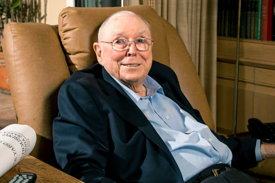 Chuyện chưa kể về cố tỷ phú Charlie Munger: 1 năm trước khi qua đời 'bỏ túi' thêm 50 triệu USD, đến hơi thở cuối cùng vẫn rất minh mẫn