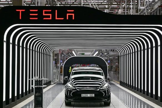 ‘Cơn đau đầu’ mới của Elon Musk: Doanh số giảm gần 1 nửa tại châu Âu khi thị trường xe điện chung tăng 26% – chuyện gì đang xảy ra?