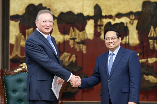 Gặp Thủ tướng, Tập đoàn khổng lồ của Nga muốn xây dựng trung tâm trong lĩnh vực chiến lược tại Việt Nam