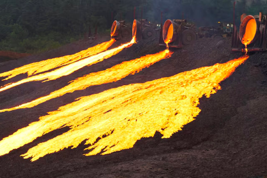Bị Trung Quốc 'buông tay', quốc gia Đông Nam Á điêu đứng vì 'lỡ' sản xuất 70% nguồn cung của thế giới: Hàng trăm nghìn tấn hàng nằm im, không biết bán cho ai