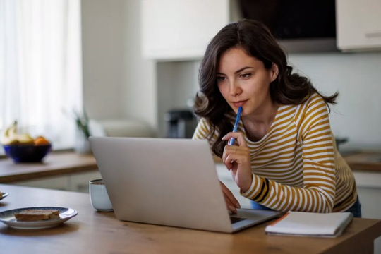 Chuyên gia chỉ điểm 1 tài sản an toàn nhưng không giúp làm giàu, giữ càng lâu càng mất giá, có trong két sắt mọi nhà