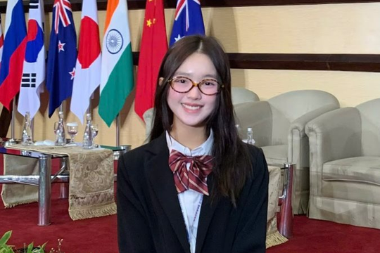 Nữ sinh 2004 từ trường làng vươn ra biển lớn: Khi “trái tim sư tử” kiến tạo bản thân từ bản lĩnh tuổi trẻ
