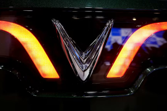 Nóng: Thay đổi chiến lược thuần điện, VinFast sắp trang bị động cơ xăng cho xe điện?