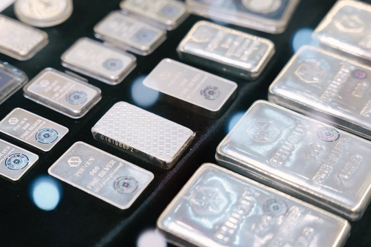 Giá bạc tăng vọt, liên tiếp lập đỉnh mới 