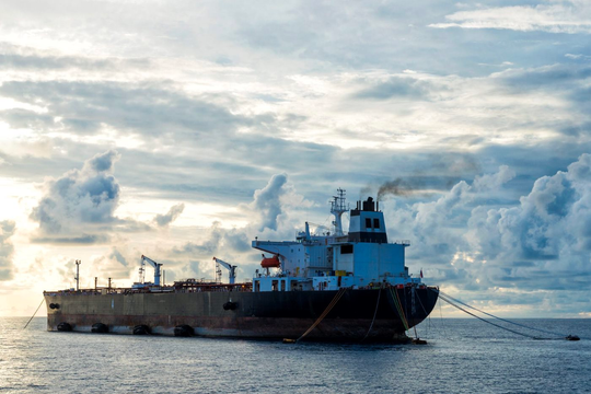 Nga 'chới với' sau khi bị một loạt khách sộp quay lưng: Hơn 1,4 triệu thùng dầu mỗi ngày mắc kẹt trên biển, không có điểm đến