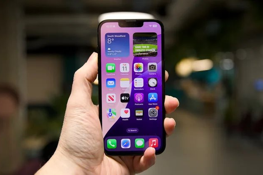Kỳ lạ mẫu iPhone bị người Việt "bỏ rơi": Mới ra mắt vài tháng giá đã giảm 5 triệu, vậy mà vẫn không ai mua!