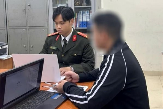 Sau một cuộc gọi, nam sinh 2004 mất sạch tiền trong tài khoản, công an Hà Nội cảnh báo tới người dân khi nhận điện thoại