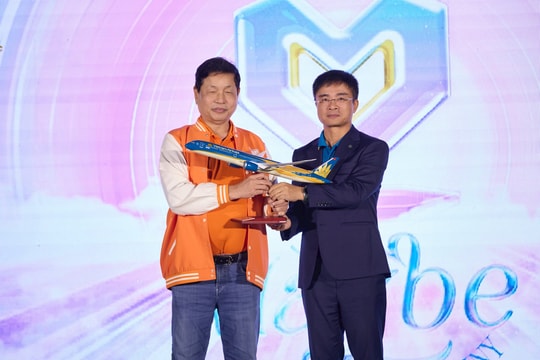 Chủ tịch Trương Gia Bình tiết lộ lý do muốn "liên hôn" FPT với Vietnam Airlines 