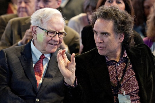 Người con trai 'bất tài' của Warren Buffett: Đốt sạch 200 triệu USD thừa kế năm 19 tuổi, phải vay tiền cha nhưng bị từ chối