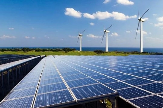 Xe điện chưa là gì, tỷ phú Phạm Nhật Vượng muốn đổ 3 tỷ USD xây VinWonders, Vinschool, Vinmec, làm điện mặt trời tại quốc gia đông dân nhất thế giới