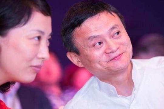 Chuyện Jack Ma ‘lừa’ cô lễ tân suốt 14 năm rồi đưa lên làm phó Chủ tịch Alibaba: Đừng nhìn lợi ích trước mắt, sau 30 tuổi vẫn có thể bắt đầu sự nghiệp!