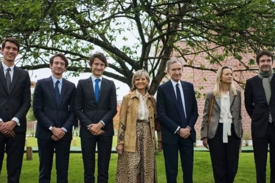 5 cậu ấm, cô chiêu nhà tỷ phú Bernard Arnault: Chịu đào tạo như quân đội để kế nghiệp đế chế LVMH, bữa trưa cũng là nơi cha 'kiểm tra bài cũ'