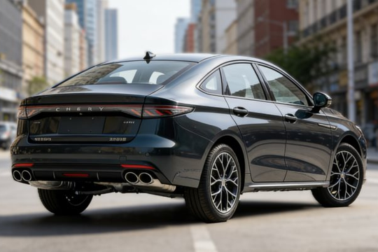 Hãng xe xây nhà máy 20.000 tỷ tại Việt Nam ra mắt sedan ngang cỡ Camry, giá khởi điểm dưới 500 triệu đồng