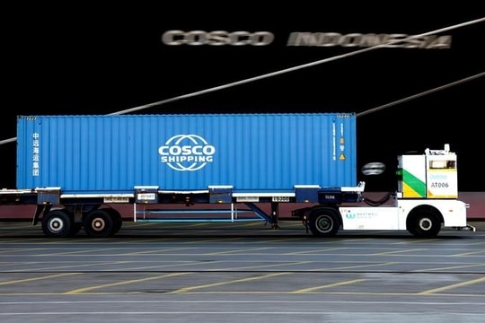 Phát hiện đoàn xe tải không người lái Trung Quốc chạy lặng lẽ ở khu cảng đông đúc bậc nhất thế giới - chuyên gia châu Âu thừa nhận: 'đừng bao giờ nghi ngờ khả năng của họ nữa'